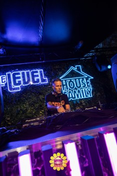 Replay Festival - House Family vs Level Classix by Jaylens