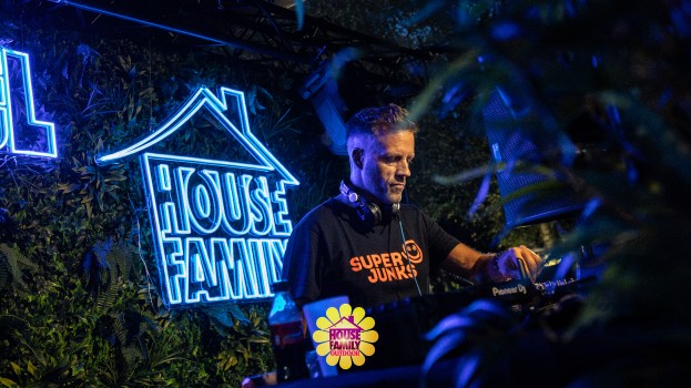 Replay Festival - House Family vs Level Classix by Jaylens