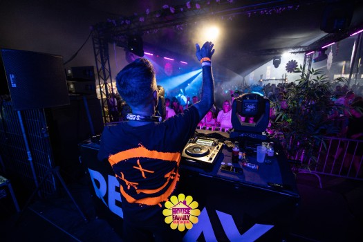 Replay Festival - House Family vs Level Classix by Jaylens