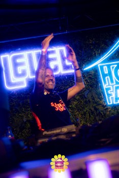 Replay Festival - House Family vs Level Classix by Jaylens