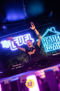 Replay Festival - House Family vs Level Classix by Jaylens