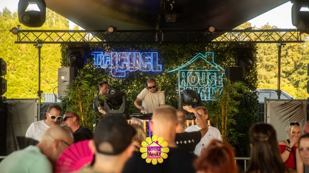 Replay Festival - House Family vs Level Classix by Jaylens