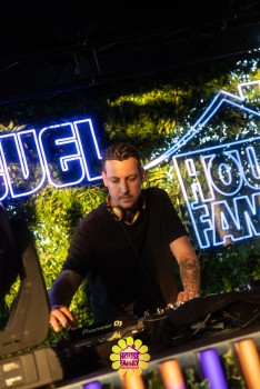 Replay Festival - House Family vs Level Classix by Jaylens